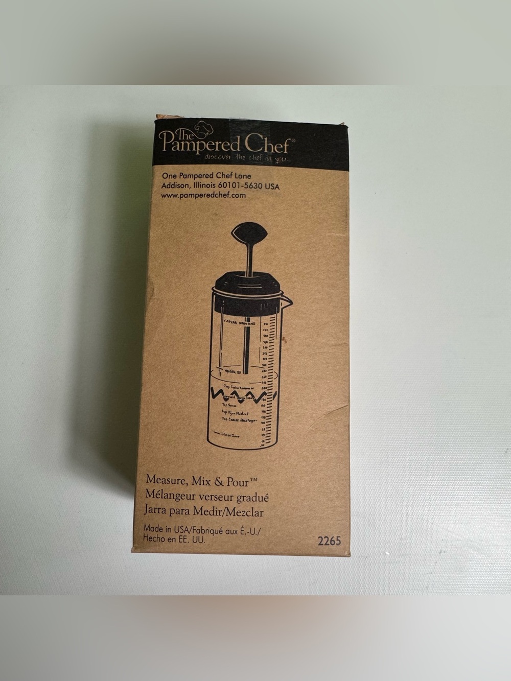 Pampered Chef Measure, Mix & Pour salad dressing mixer - Picture 6 of 6
